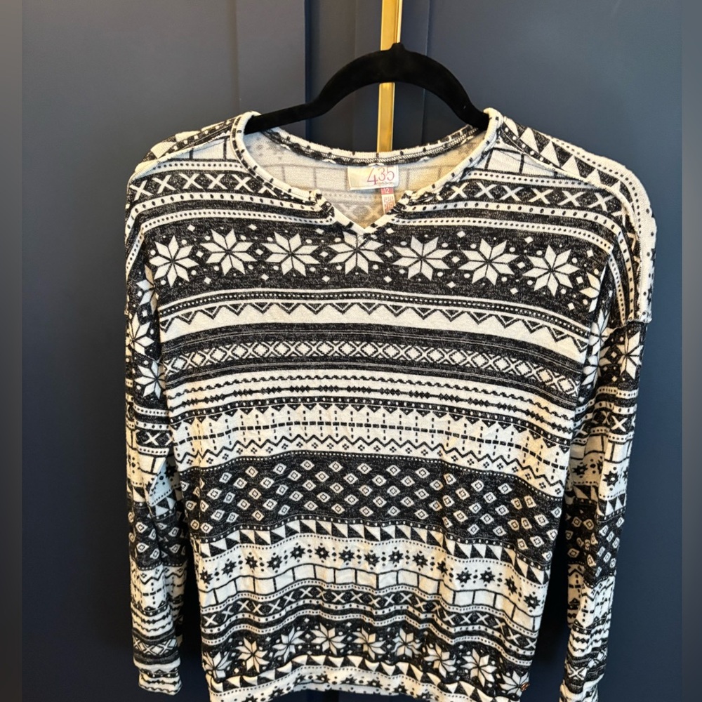 Black and White Patterned Super soft long sleeve